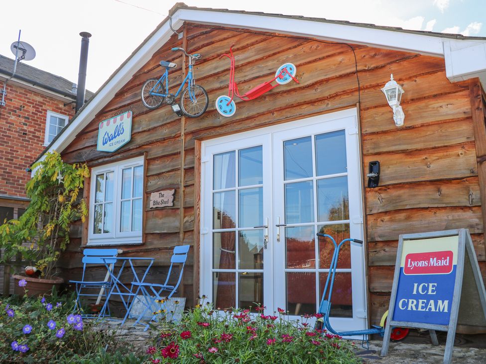 The Bike Shed - Hampshire - 1154837 - thumbnail photo 21