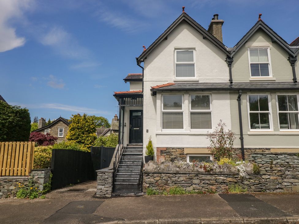 A house with steps and garden at 5 Thornbarrow Road