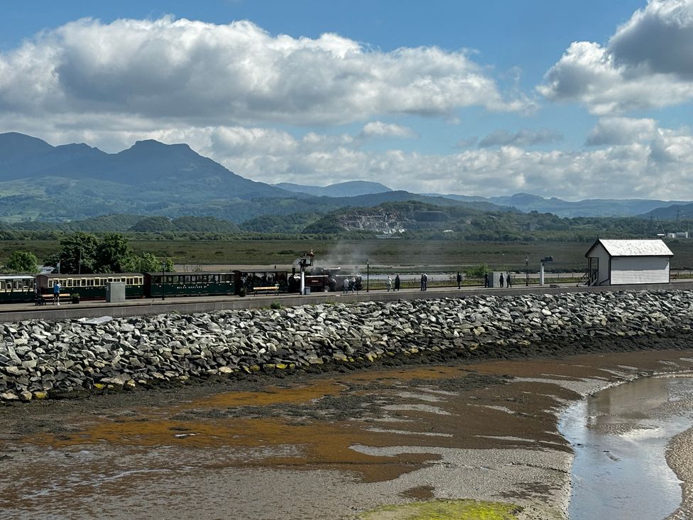 Estuary Escape - North Wales - 1156485 - thumbnail photo 16