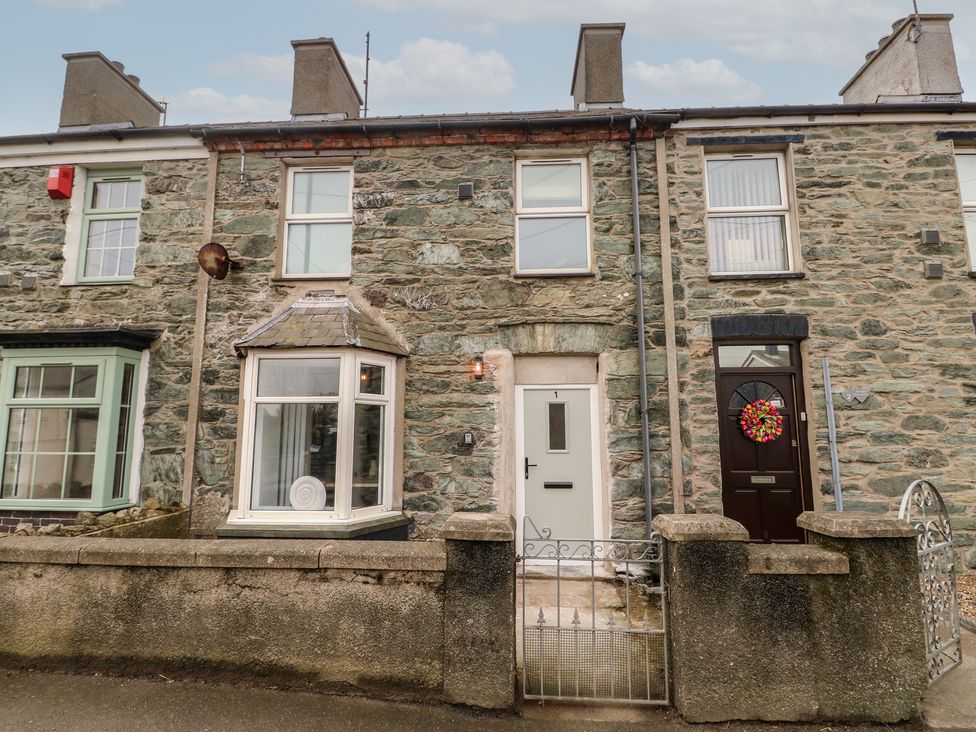 1 Mona Terrace - Anglesey - 1156807 - thumbnail photo 1