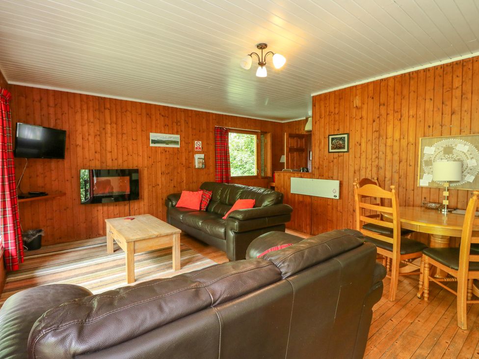 Lodge 2 - 