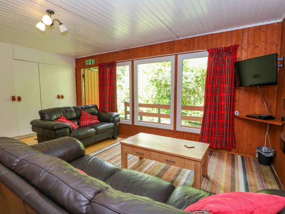 Lodge 2 - 