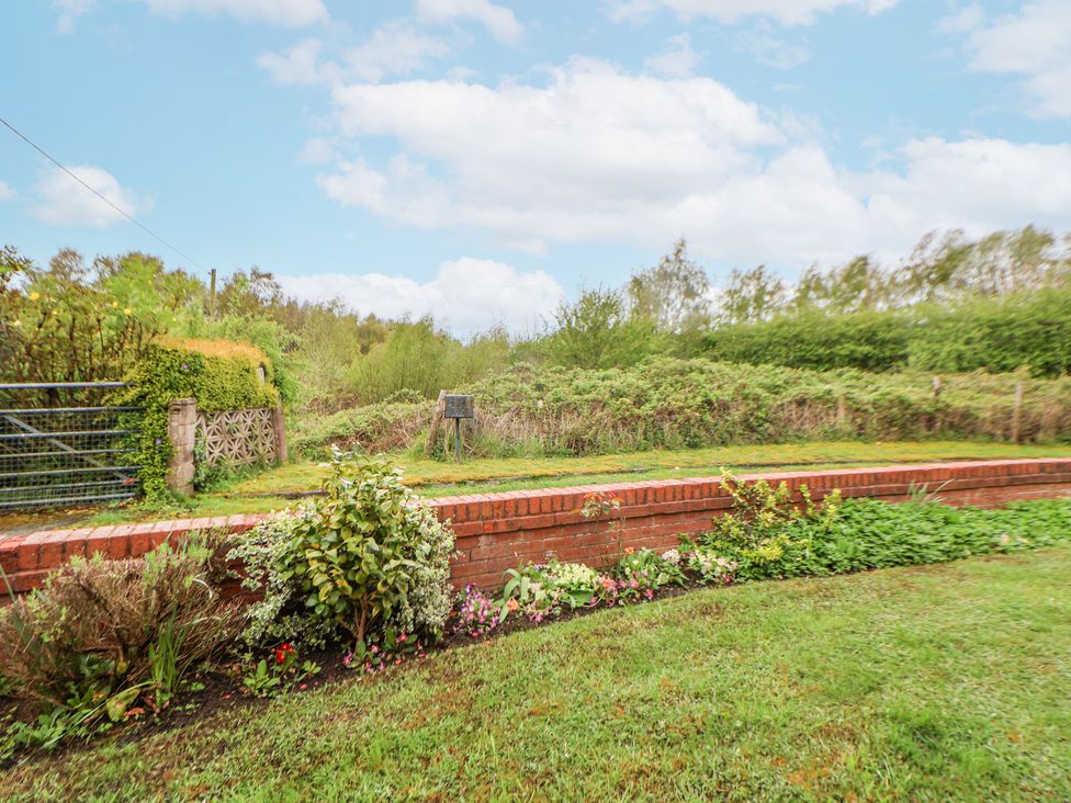 2 Mountain View - North Wales - 1157883 - thumbnail photo 35