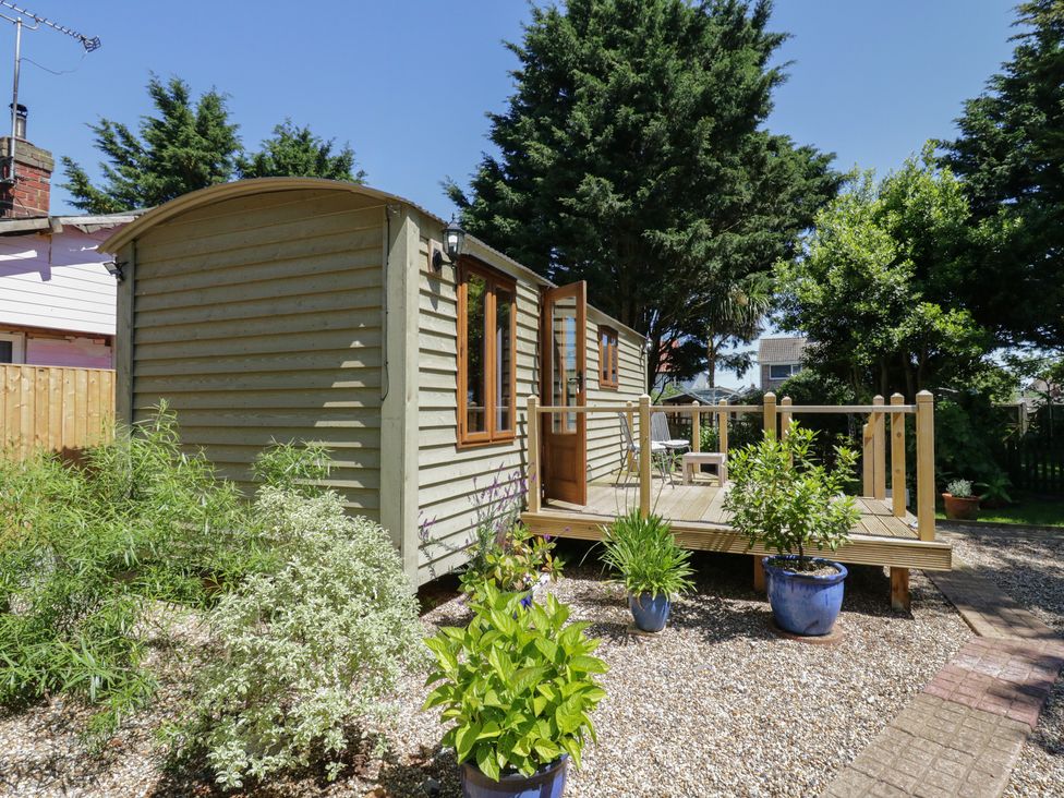 The Shepherd's Hut - Suffolk & Essex - 1159344 - thumbnail photo 12