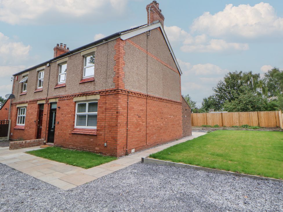 A house exterior with a garden at 5 Marsh Lane in Flint