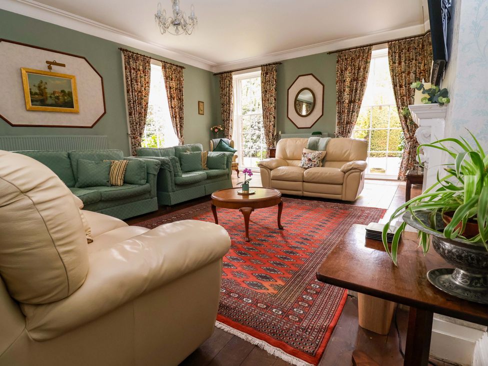 A living room with sofas and a coffee table at Parkfields House Tittensor near Barlaston