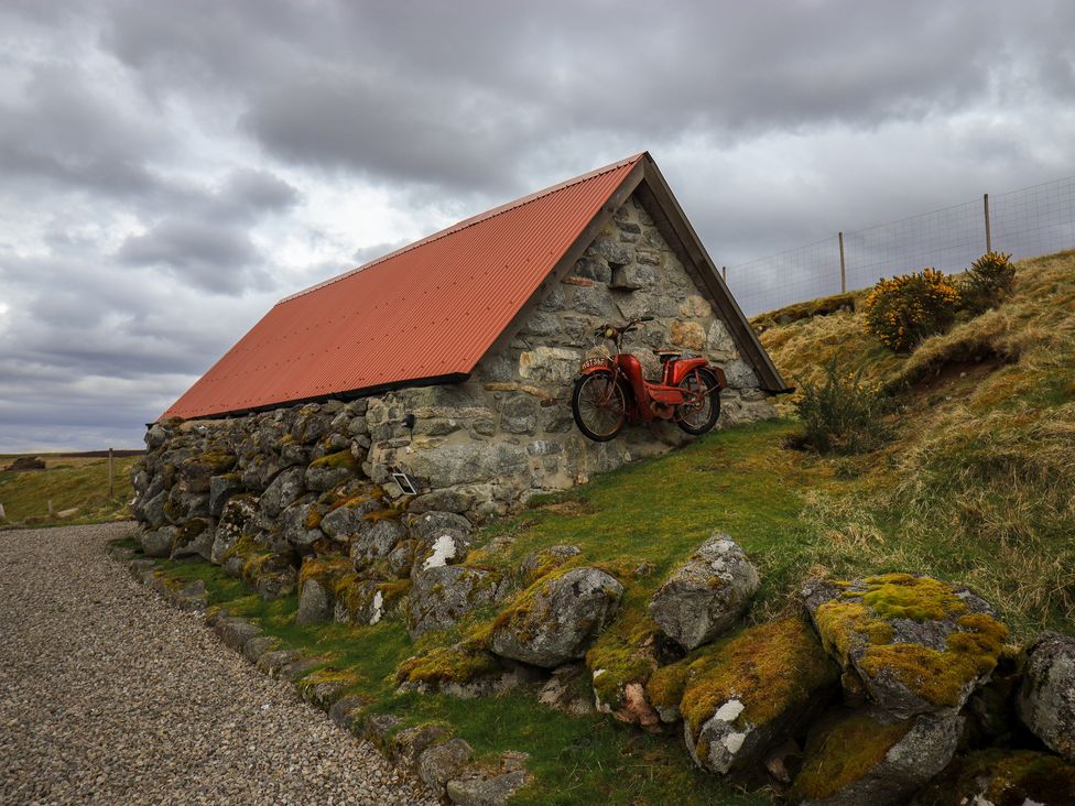 Capercaillie Cottage - Scottish Highlands - 1160639 - thumbnail photo 2