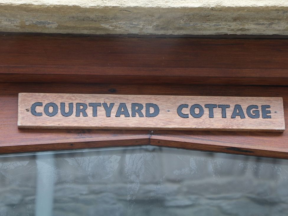 Courtyard Cottage - Peak District & Derbyshire - 1162718 - thumbnail photo 3