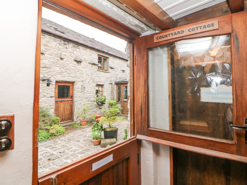 Courtyard Cottage - Peak District & Derbyshire - 1162718 - thumbnail photo 10