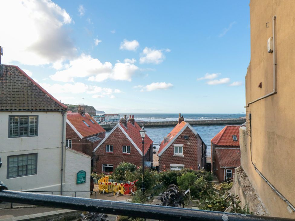 Henrietta cottage - North Yorkshire (incl. Whitby) - 1162936 - thumbnail photo 17