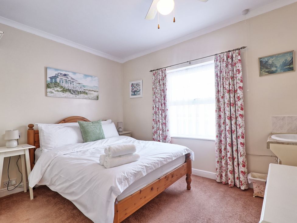 Walton Beach Holiday Lets - First Floor Apartment - Suffolk & Essex - 1163024 - thumbnail photo 18