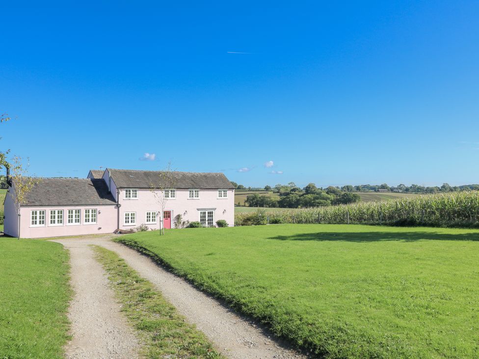 A house with a driveway and grass at Gapstile in Abbots Bromley