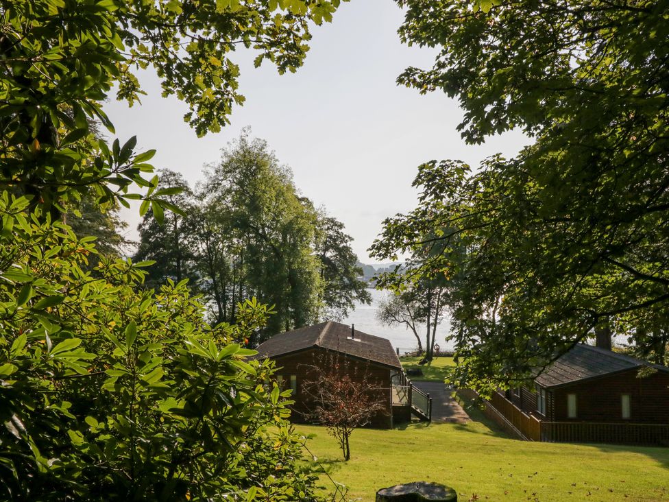 Tree House, Partial Lake Views - Lake District - 1164164 - thumbnail photo 39