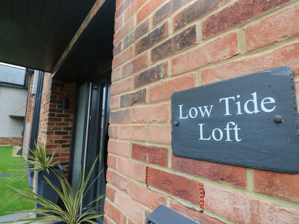 Low Tide Loft - Isle of Wight & Hampshire - 1164181 - thumbnail photo 3