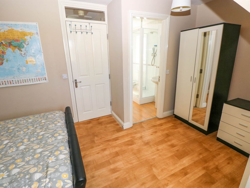 Alban Road - South Wales - 1164205 - thumbnail photo 13