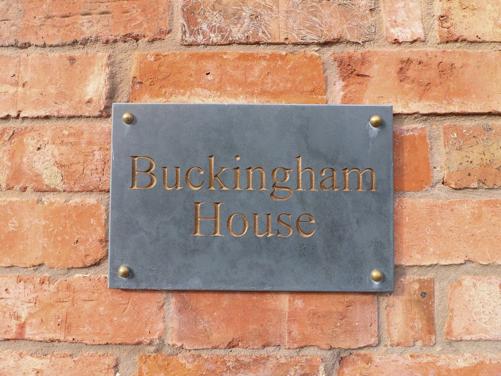 Buckingham House -  - 1164306 - thumbnail photo 3