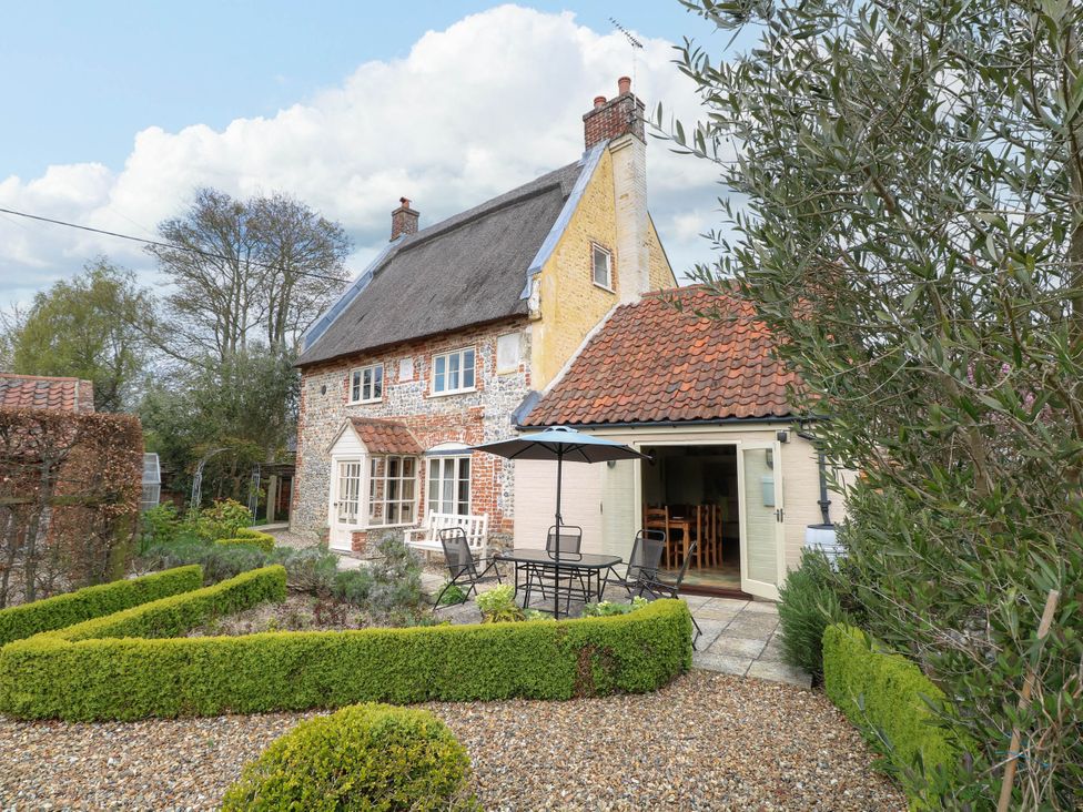 Thatch Cottage - Norfolk - 1164698 - thumbnail photo 41
