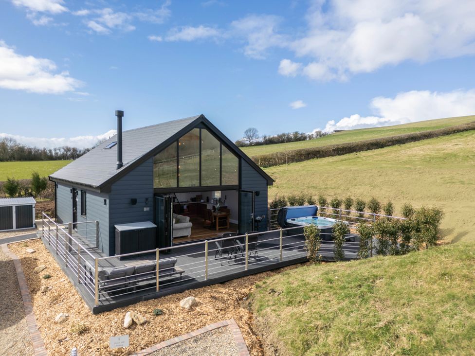 Hare's Hill -  - 1165100 - thumbnail photo 1
