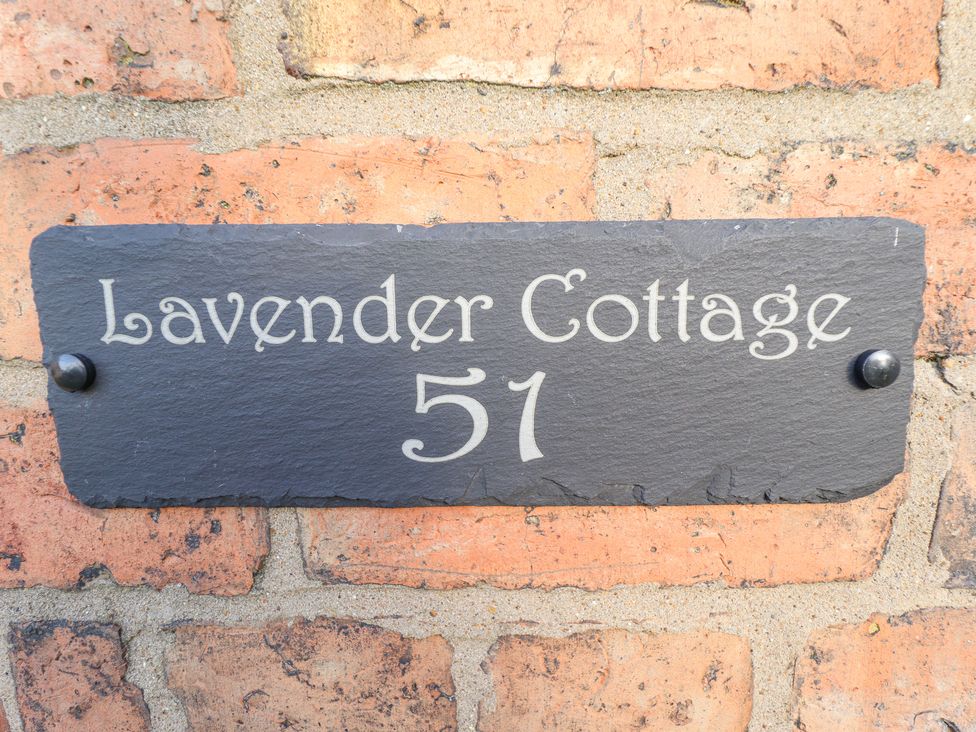 Lavender Cottage - Lincolnshire - 1165170 - thumbnail photo 2