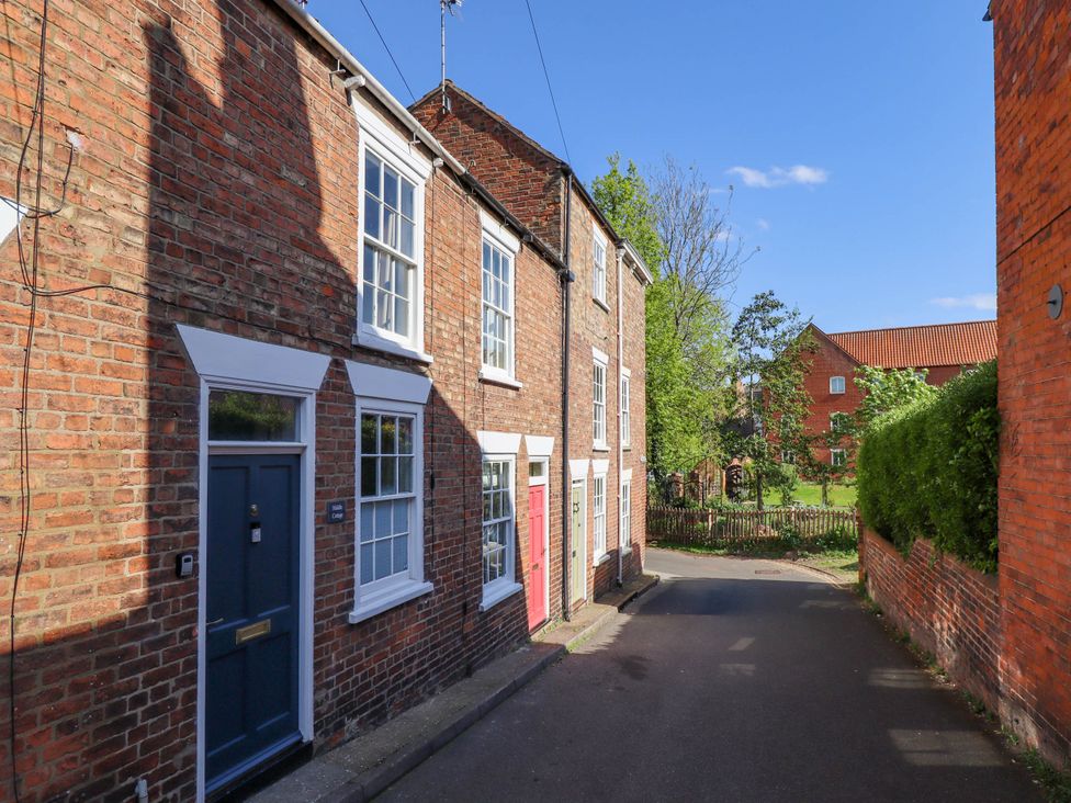 Middle Cottage - Lincolnshire - 1165213 - thumbnail photo 1