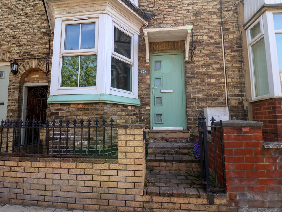 An entrance with a door and window at 174 High Street in Marske-By-The-Sea