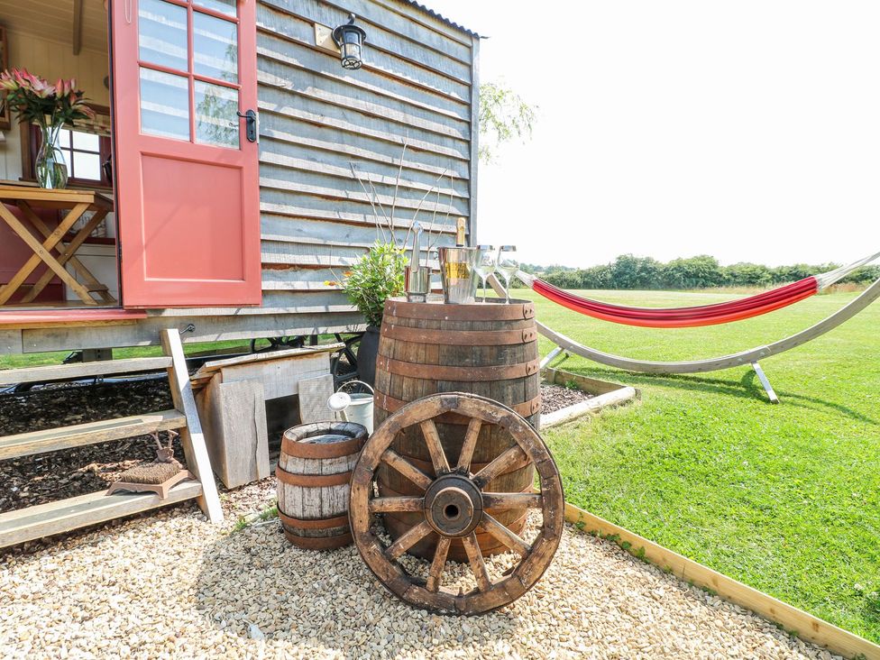 Bonnie's Shepherds Hut at Shepherds Lodge -  - 1165644 - thumbnail photo 4