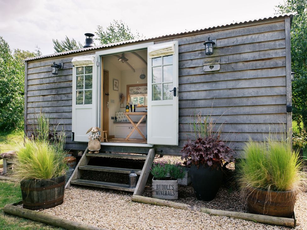 Herbie's Shepherds Hut at Shepherds Lodge Retreat and Wellness -  - 1165648 - thumbnail photo 1