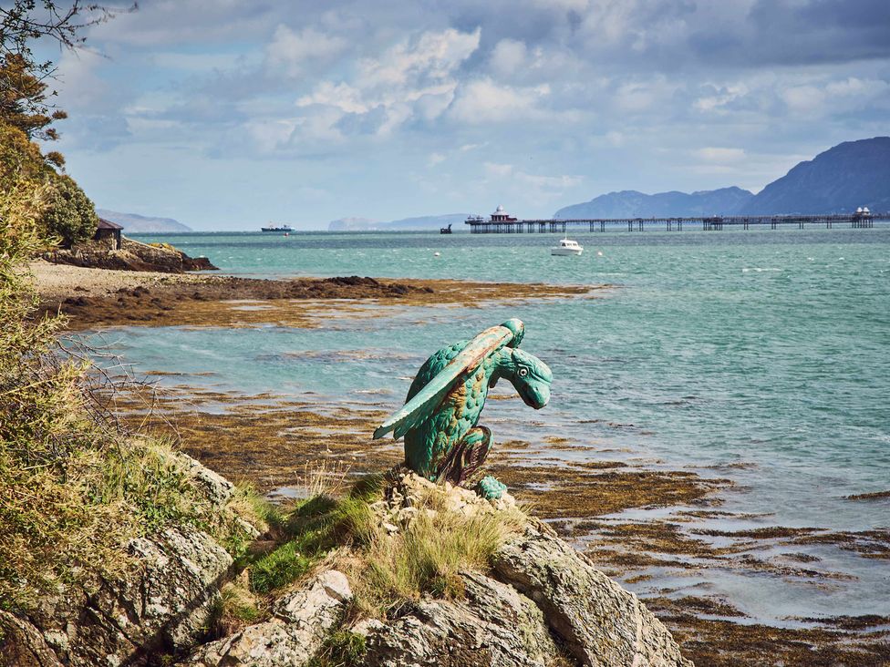 A sculpture overlooking the ocean at Craig y Don in Glyngarth near Llandegfan