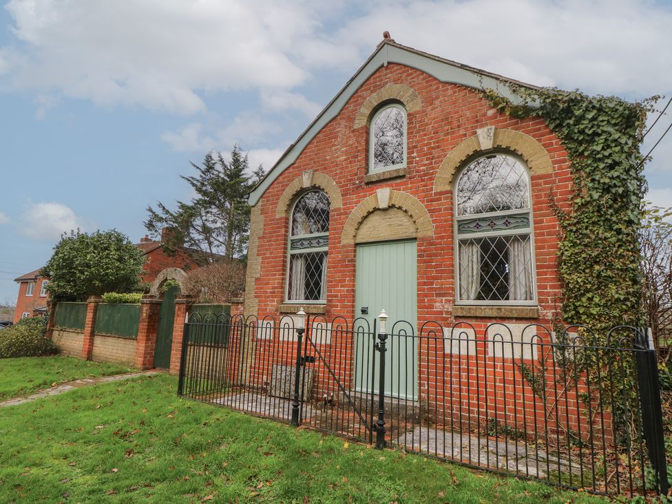 The Chapel - Isle of Wight & Hampshire - 1166331 - thumbnail photo 2