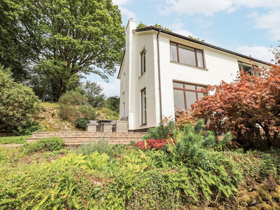 A house with garden and steps at Rowanhill in Kendal
