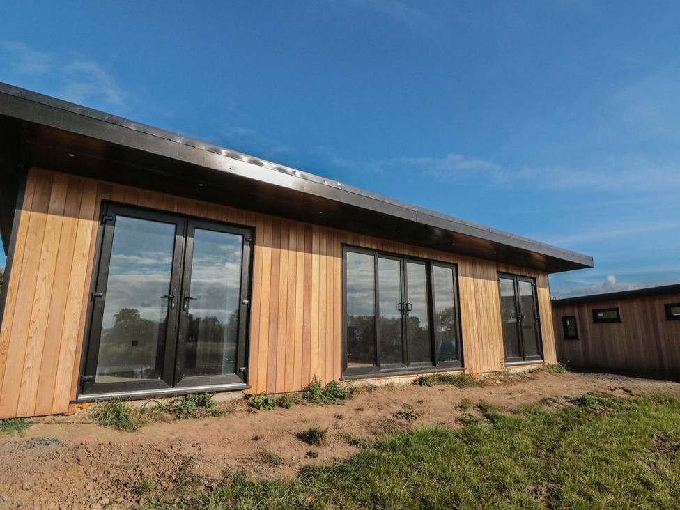 Lodge 2 @ Holmewood Lakes - North Yorkshire (incl. Whitby) - 1166549 - thumbnail photo 1