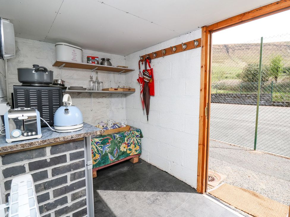 The Shepherd's Bothy on Blaenbrynich Farm - Mid Wales - 1166910 - thumbnail photo 7