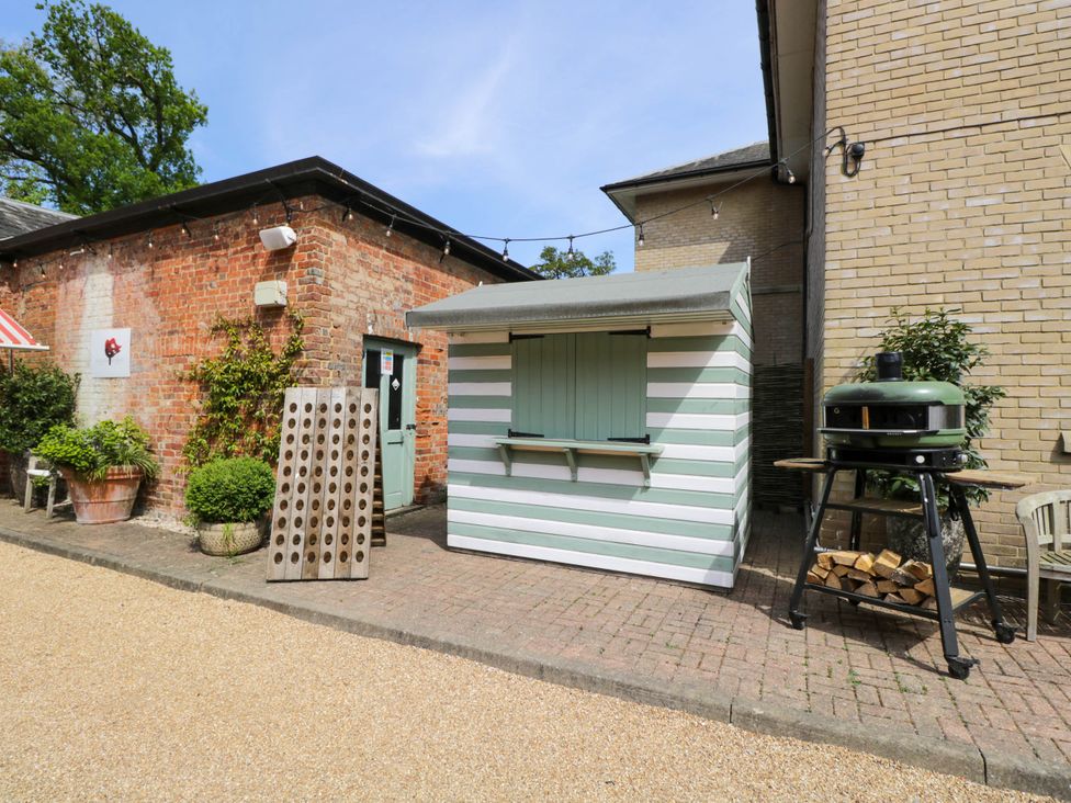 Holly - Kent & Sussex - 1167305 - thumbnail photo 25