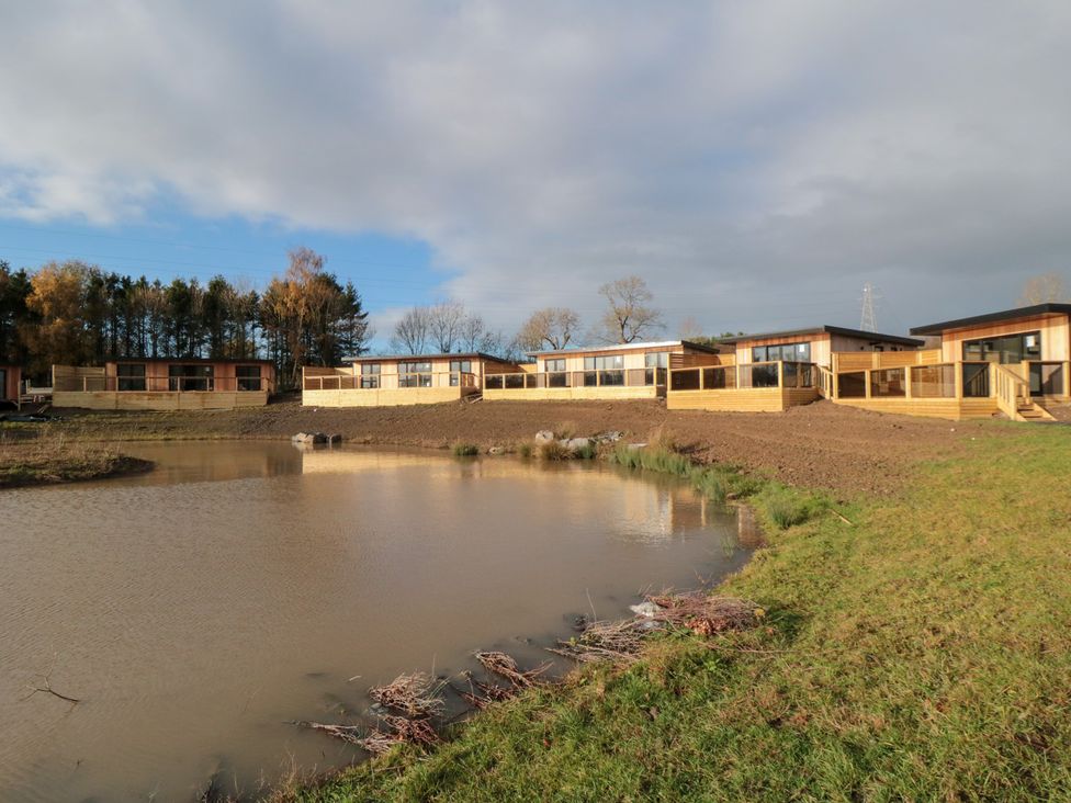 Cabins by a pond at Lodge 8 Stockton-on-Tees