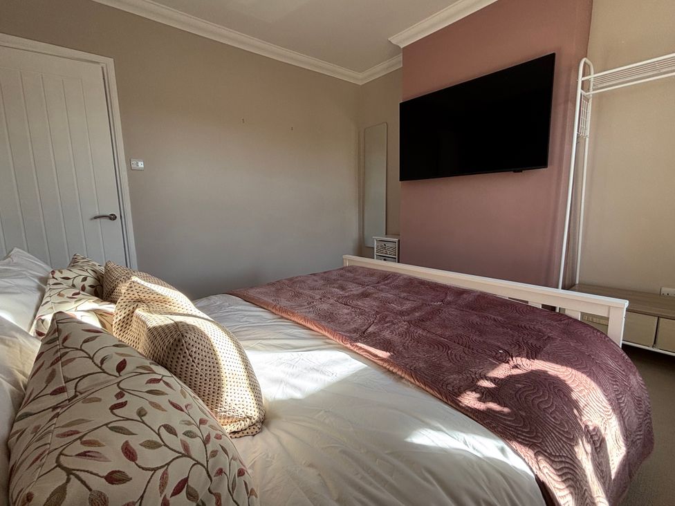 A bedroom with a bed and TV at 97 Mayfield Road in Ashbourne