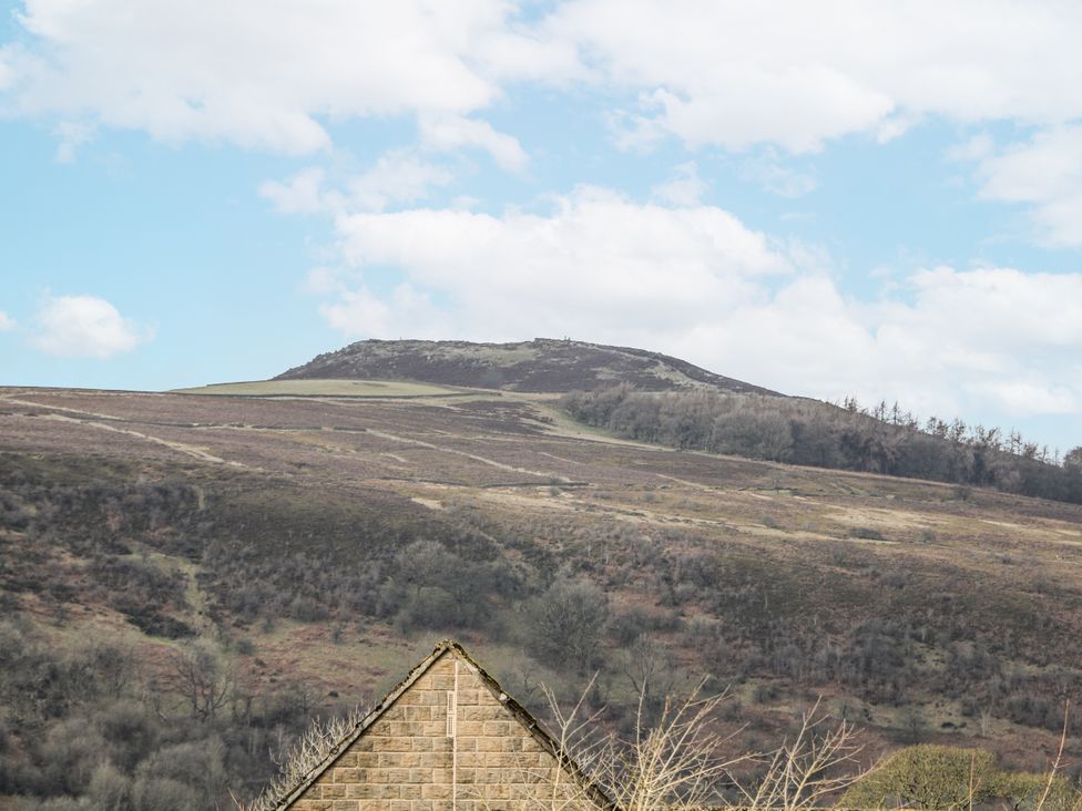 A mountain landscape with a view of the sky at 6 Fidlers Close in Bamford