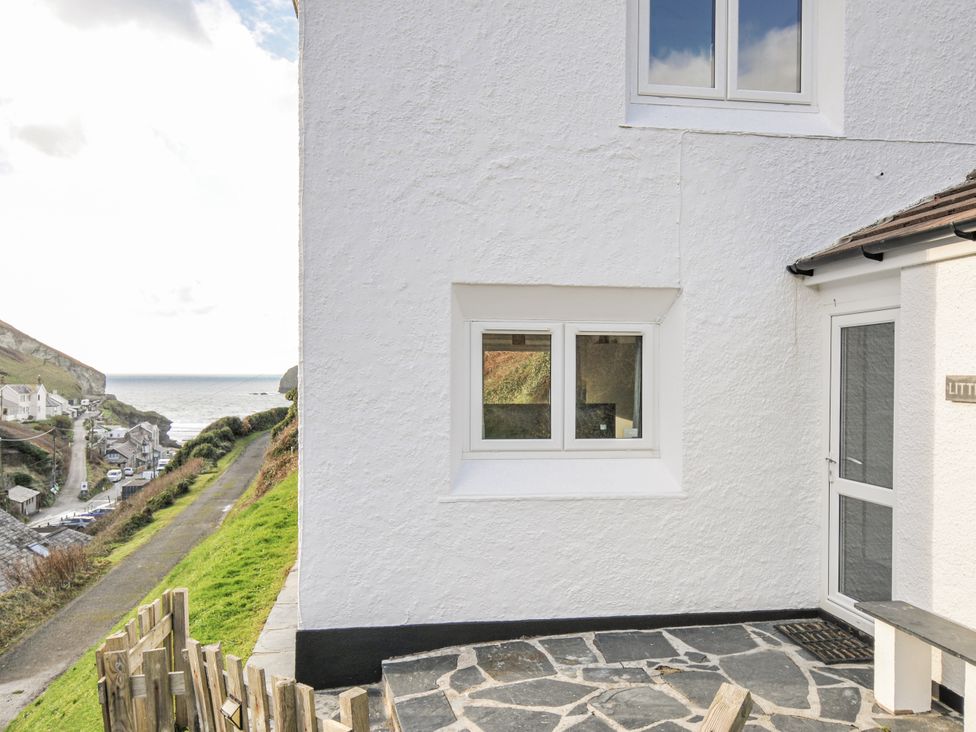 A house exterior with a window and door at Little Ruffo in Trebarwith near Tintagel