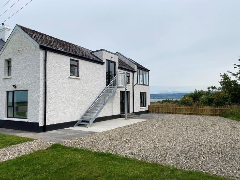 Sea View Lower Apartment - County Donegal - 1168267 - thumbnail photo 1