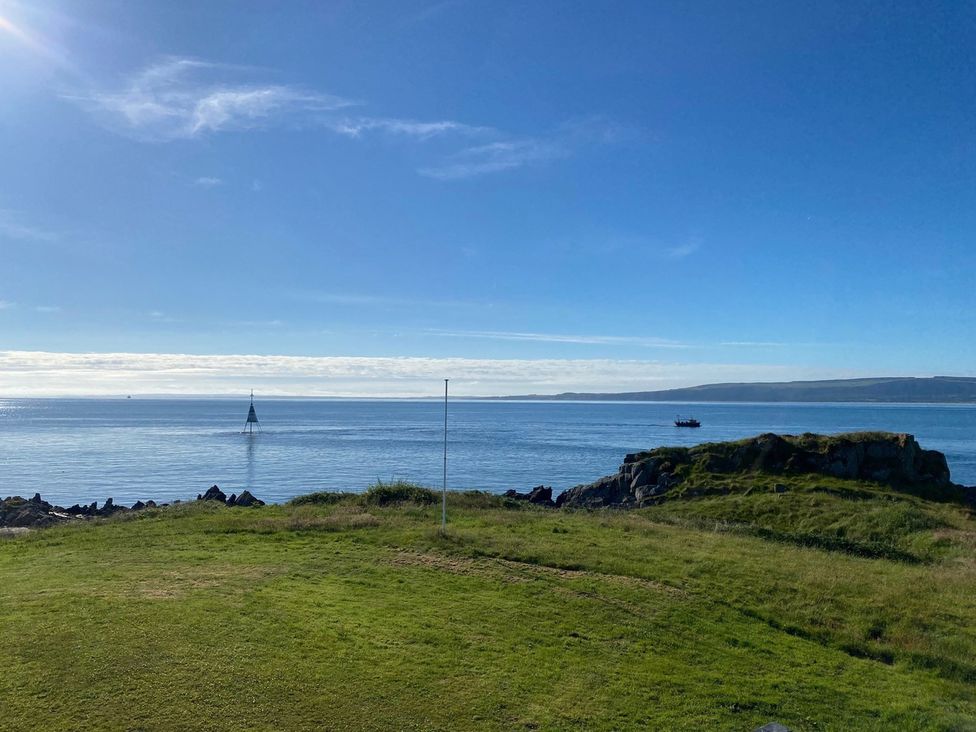 Sea View Lower Apartment - County Donegal - 1168267 - thumbnail photo 13