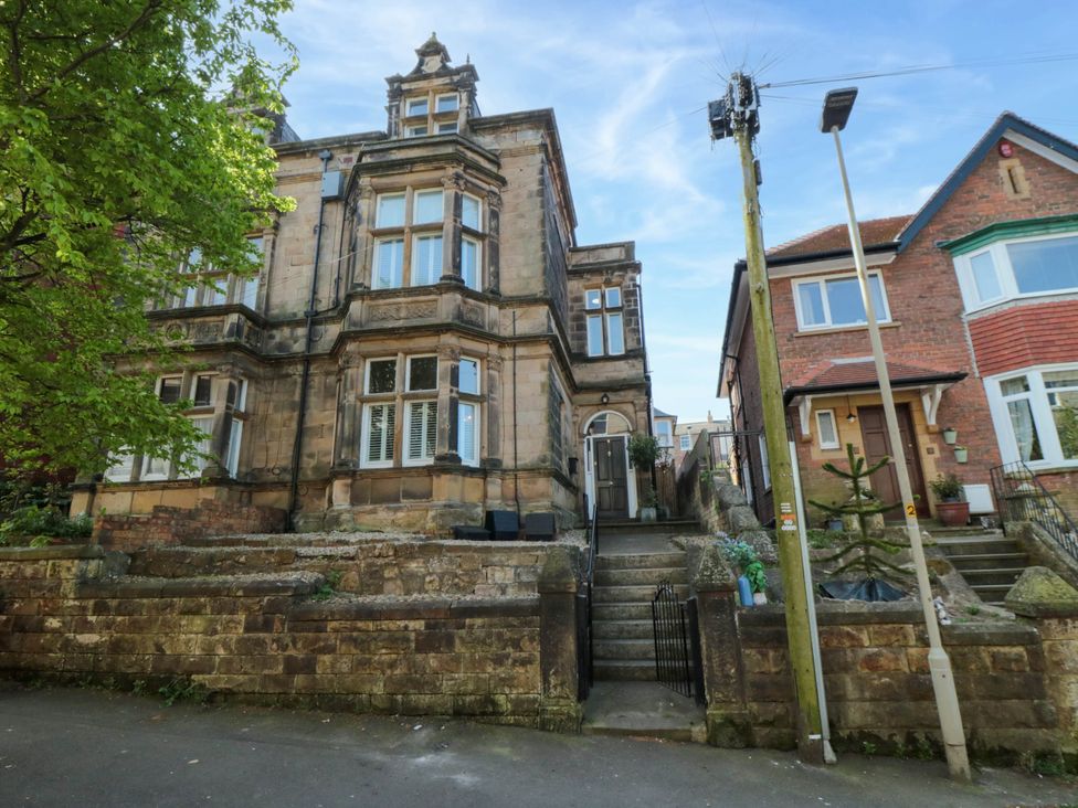Coronation House - North Yorkshire (incl. Whitby) - 1168464 - thumbnail photo 2