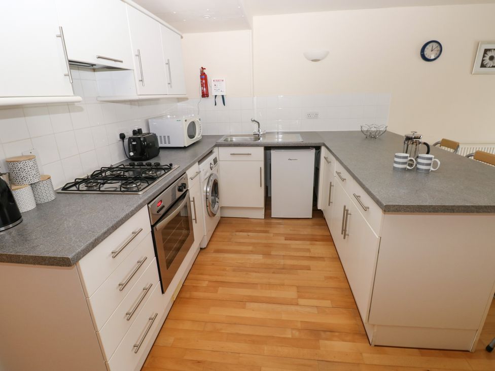 15 Sovereign House - South Wales - 1168491 - thumbnail photo 16