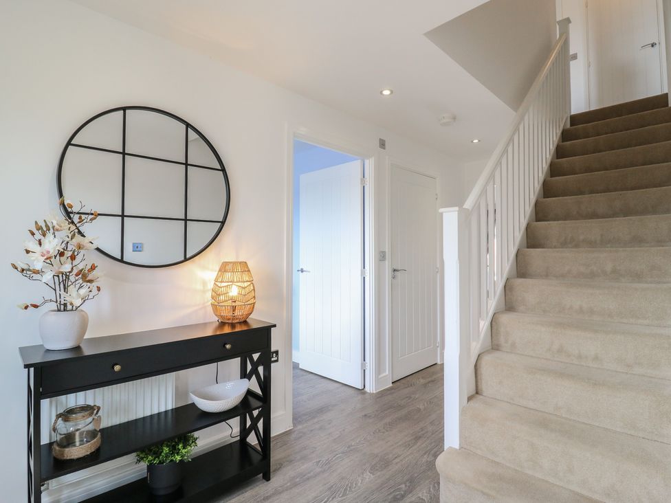 21 Skippers Way - Suffolk & Essex - 1168645 - thumbnail photo 4