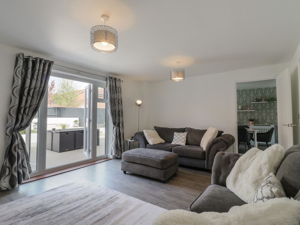 21 Skippers Way - Suffolk & Essex - 1168645 - thumbnail photo 7