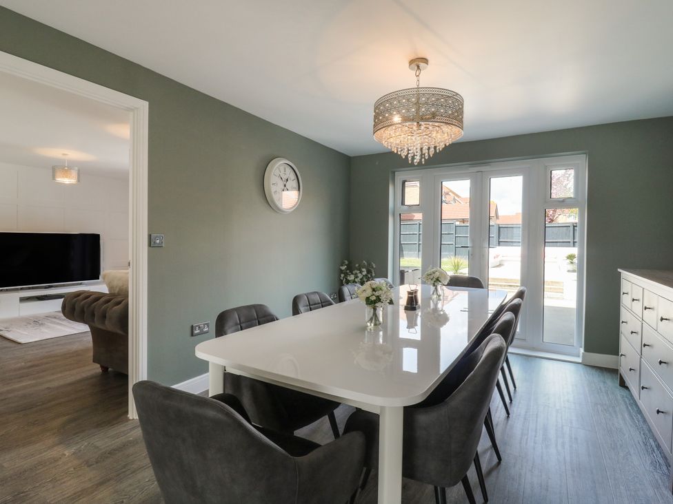 21 Skippers Way - Suffolk & Essex - 1168645 - thumbnail photo 8
