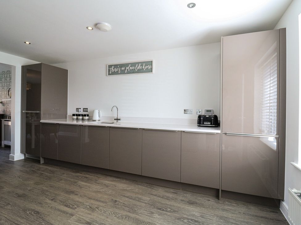 21 Skippers Way - Suffolk & Essex - 1168645 - thumbnail photo 12