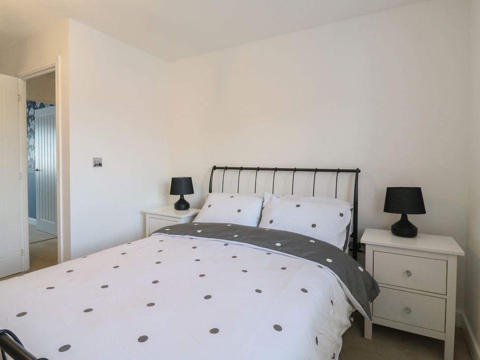 21 Skippers Way - Suffolk & Essex - 1168645 - thumbnail photo 18