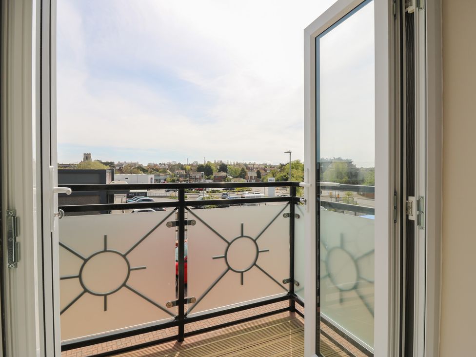21 Skippers Way - Suffolk & Essex - 1168645 - thumbnail photo 22