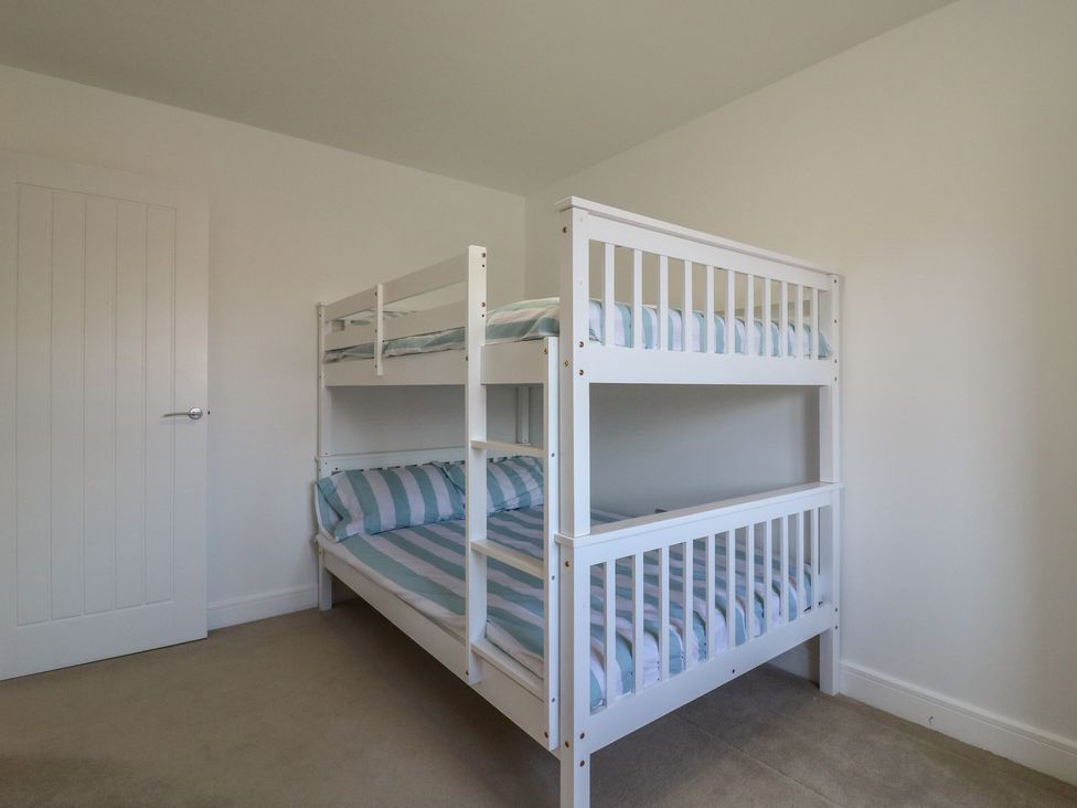 21 Skippers Way - Suffolk & Essex - 1168645 - thumbnail photo 30