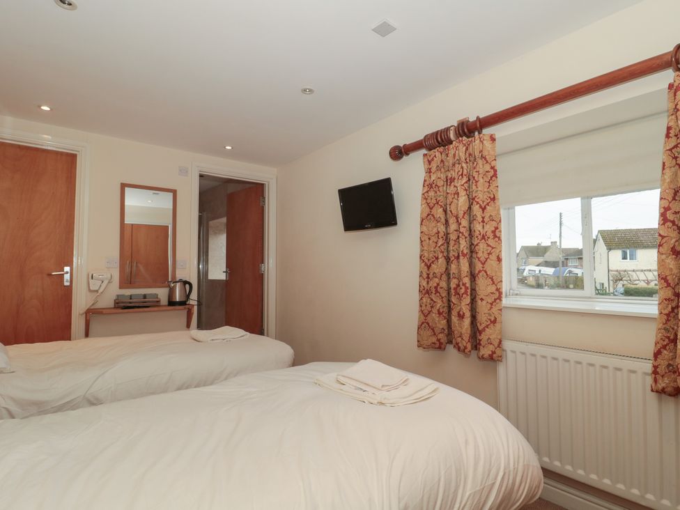 Twin Room - Cotswolds - 1168652 - thumbnail photo 5