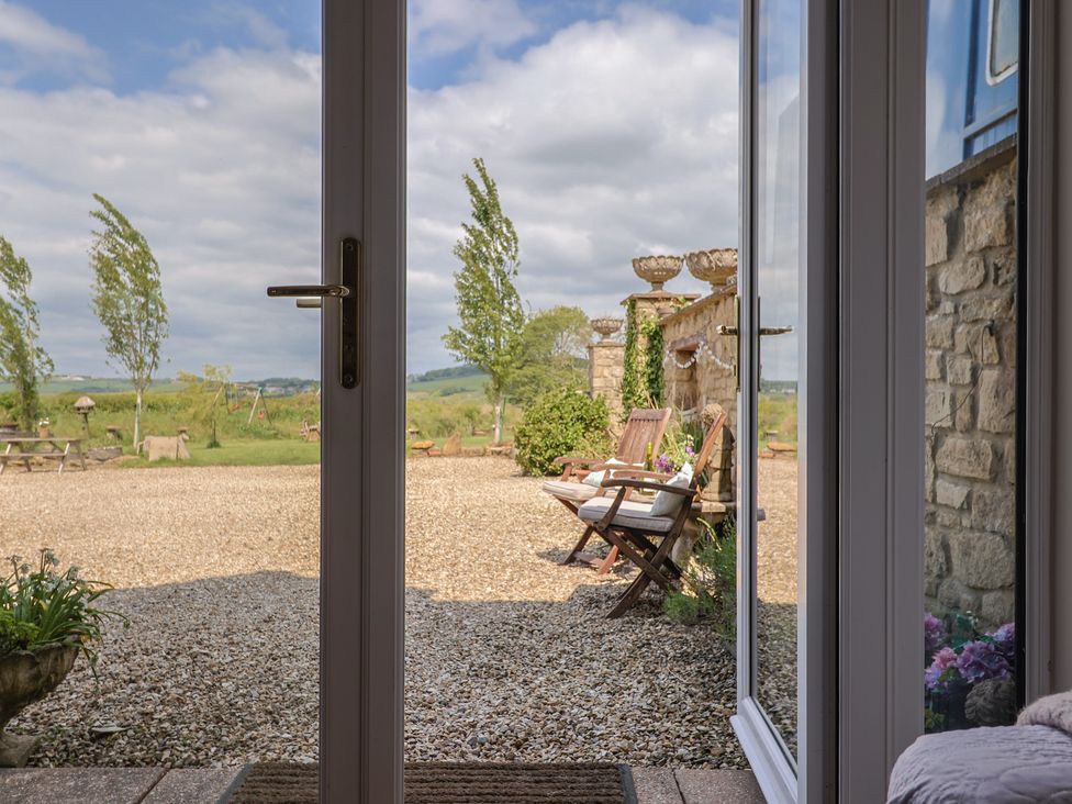 Pond View at Yeabridge Farm - Dorset - 1168660 - thumbnail photo 4
